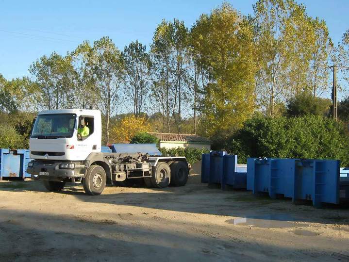 Provision of skips Dordogne